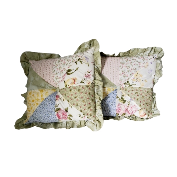 JCPenney Home Cottage Style Country Farmhouse Shabby Set of 2 Floral Pillows - Picture 1 of 4